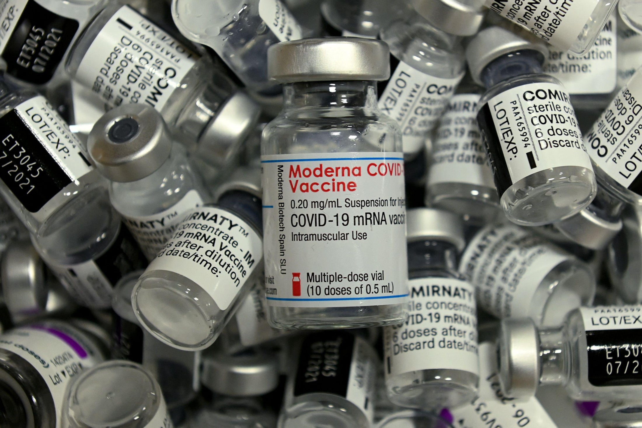 What are the differences between the Pfizer and Moderna COVID vaccines?