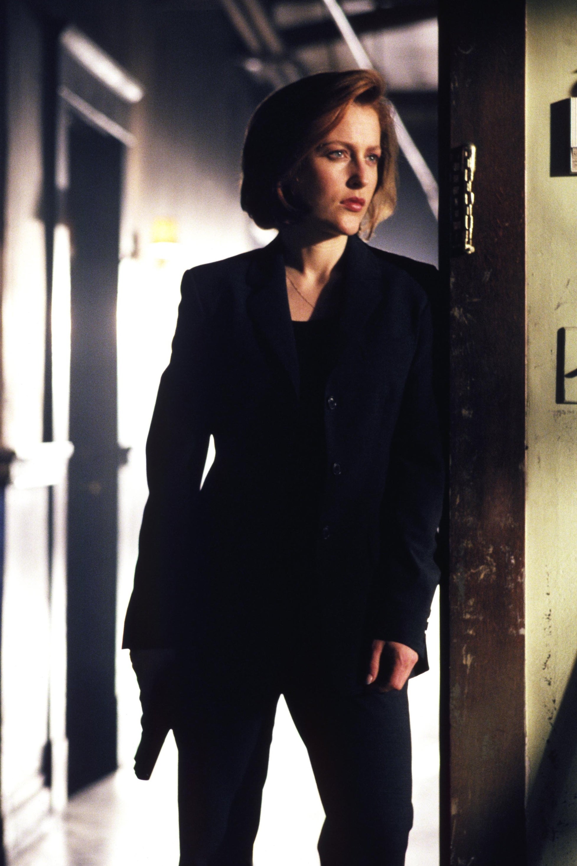 Gillian Anderson on The X-Files in 1999. 