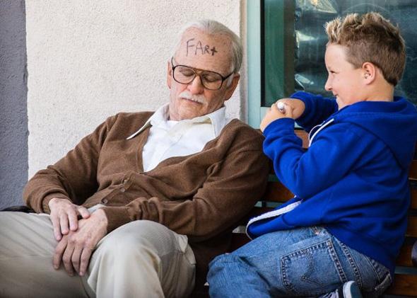 Johnny Knoxville and Jackson Nicoll in Bad Grandpa.