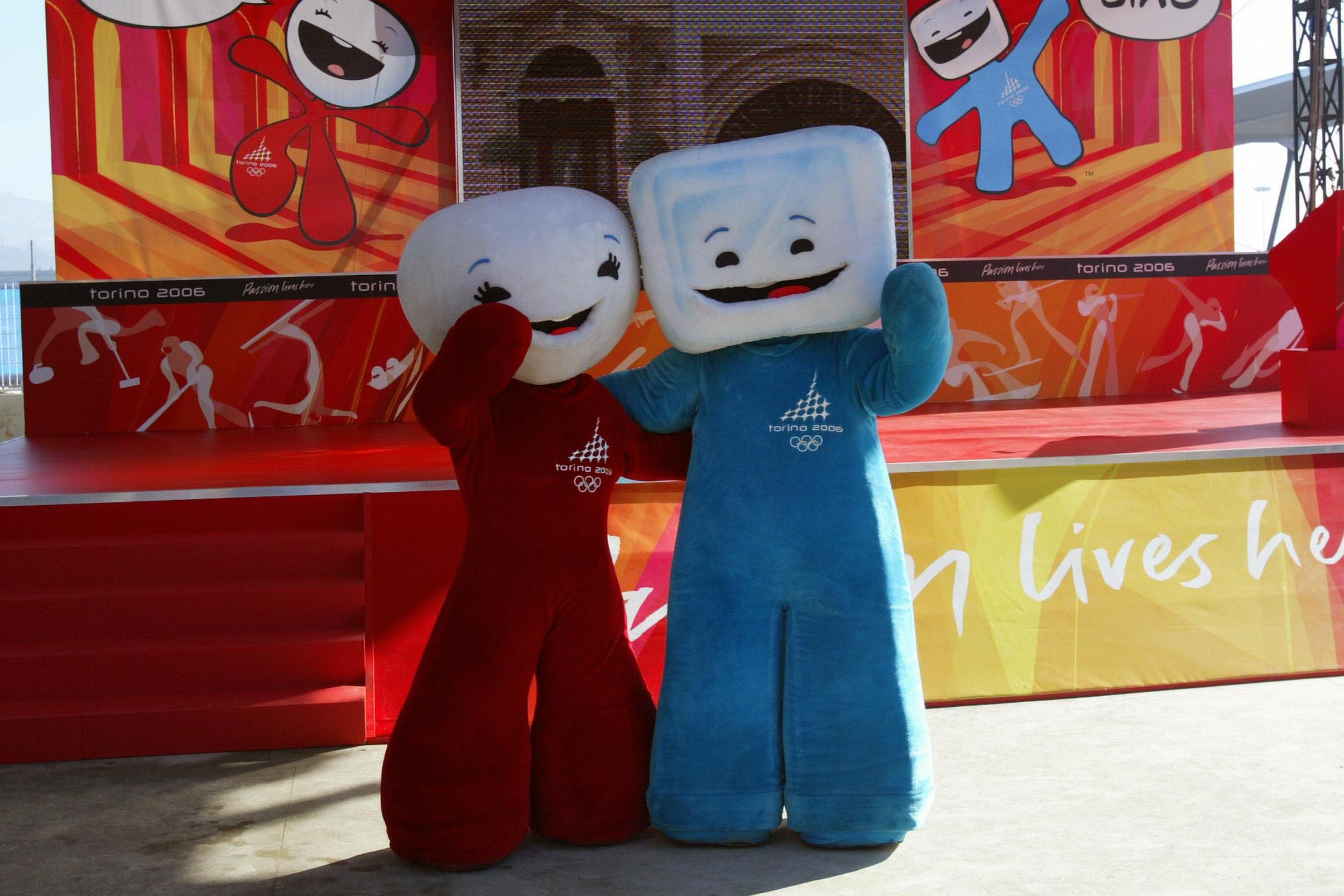 Turin, ITALY:  2006 Turin Winter Olympic mascots, snowball called Neve and her ice cube Gliz are pictured during the opening ceremony of the three Olympic Villages of Torino 2006, 31 January 2006.  AFP PHOTO  (Photo credit should read /AFP/Getty Images)