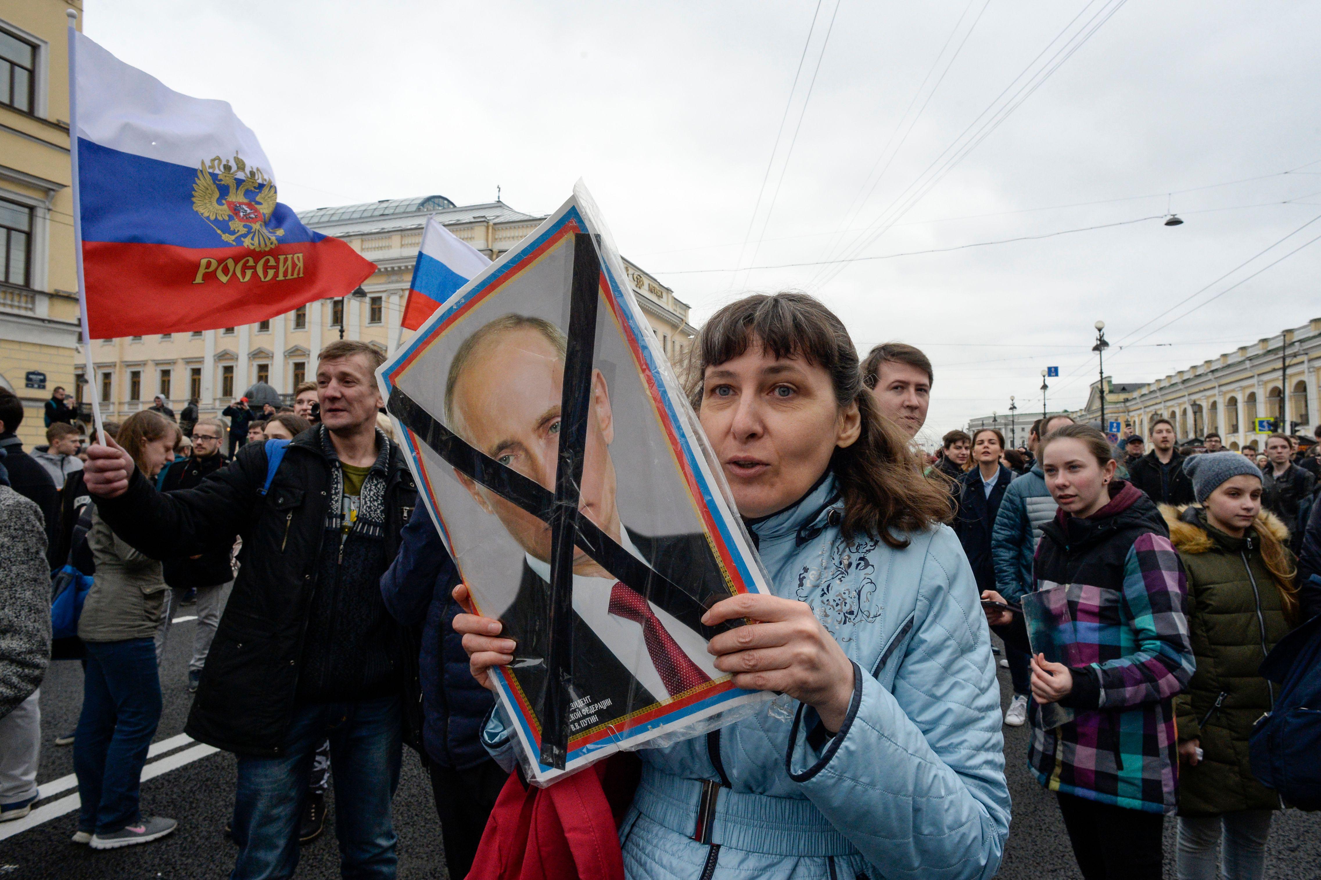 Russian citizen. АНТИПУТИН. Путин протесты. Путин и протесты в России. Анти Путин.