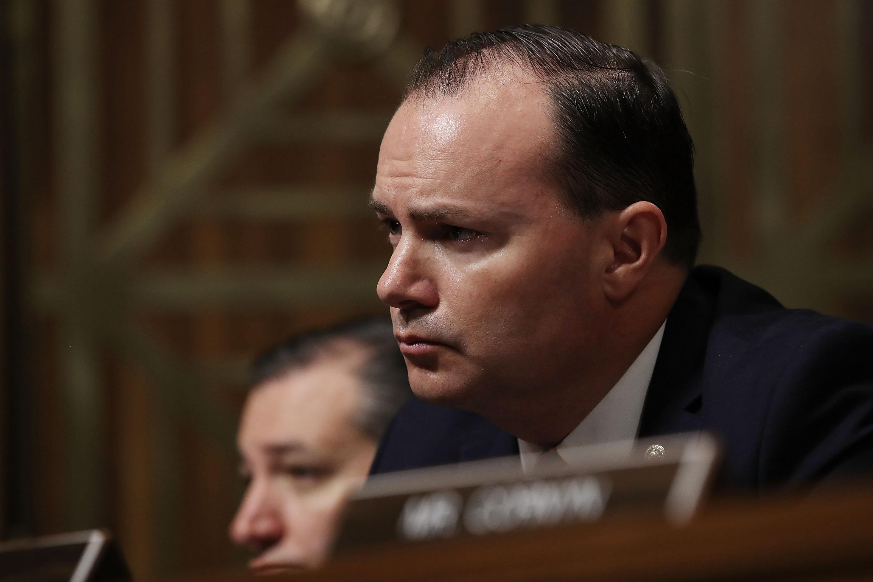 Sen. Mike Lee listens