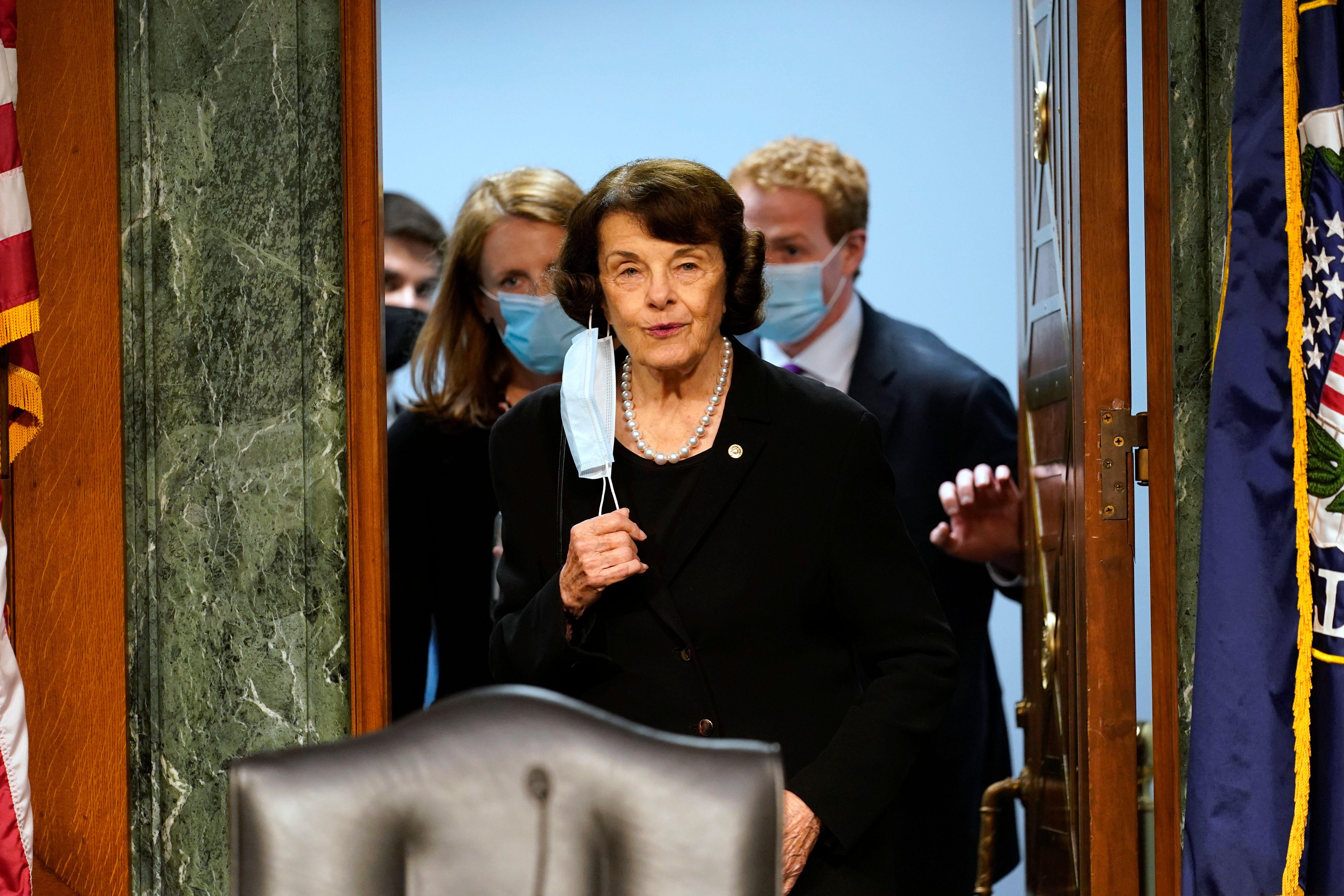 Should Dianne Feinstein step down from the Senate? - Vimarsana News