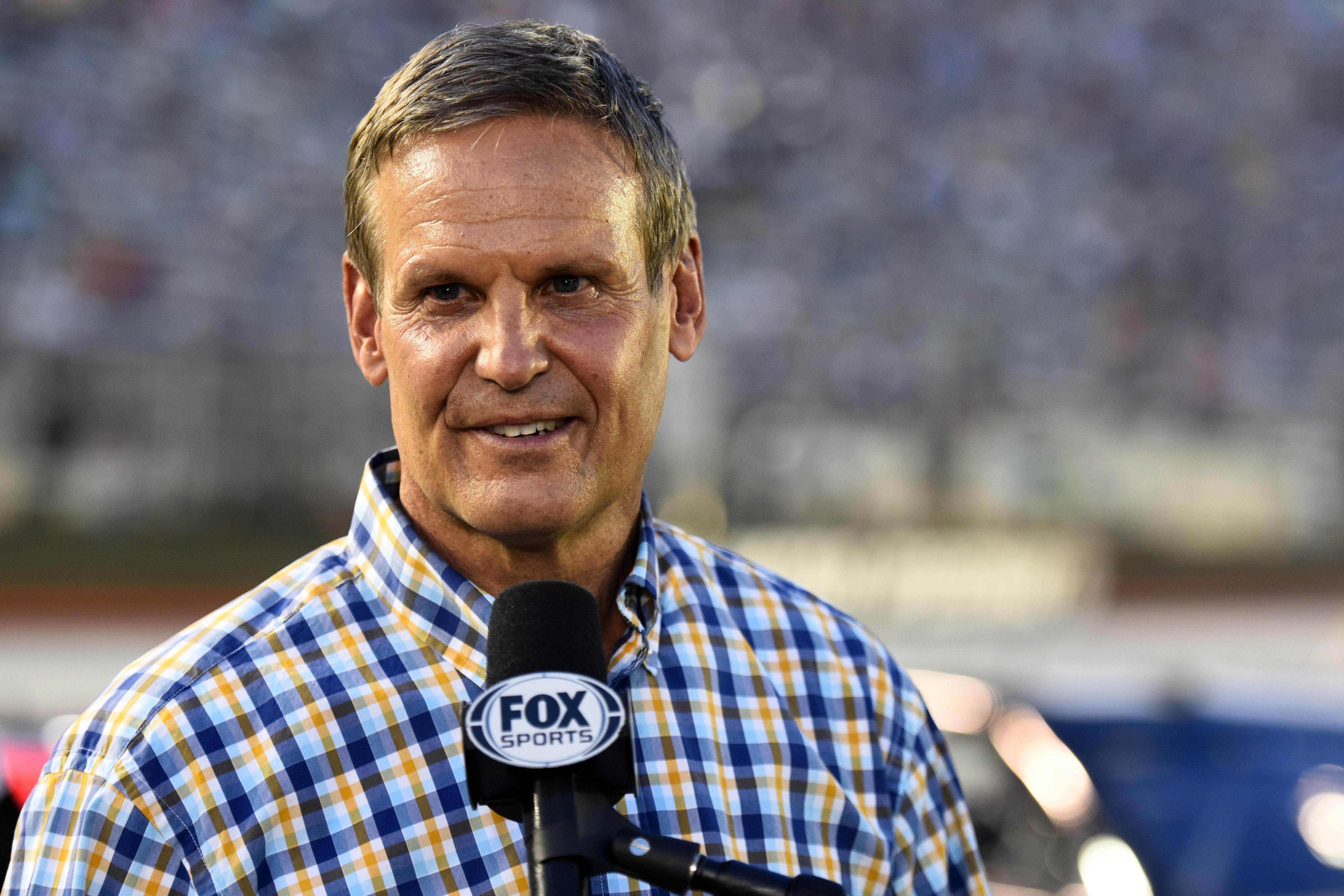 The GOP Governors Kicking People Off Unemployment Are Doing a Crap Job Vaccinating Their States