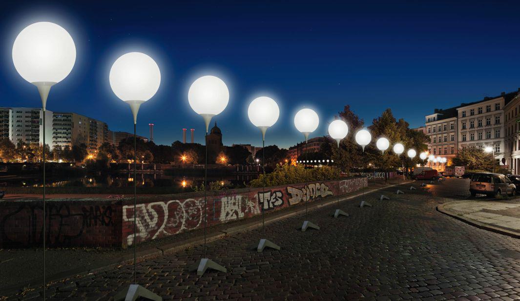 Visualization of the Lichtgrenze at Engelbecken. The 8,000 battery-operated, biodegradable illuminated balloons were produced by art and design studio WHITEvoid