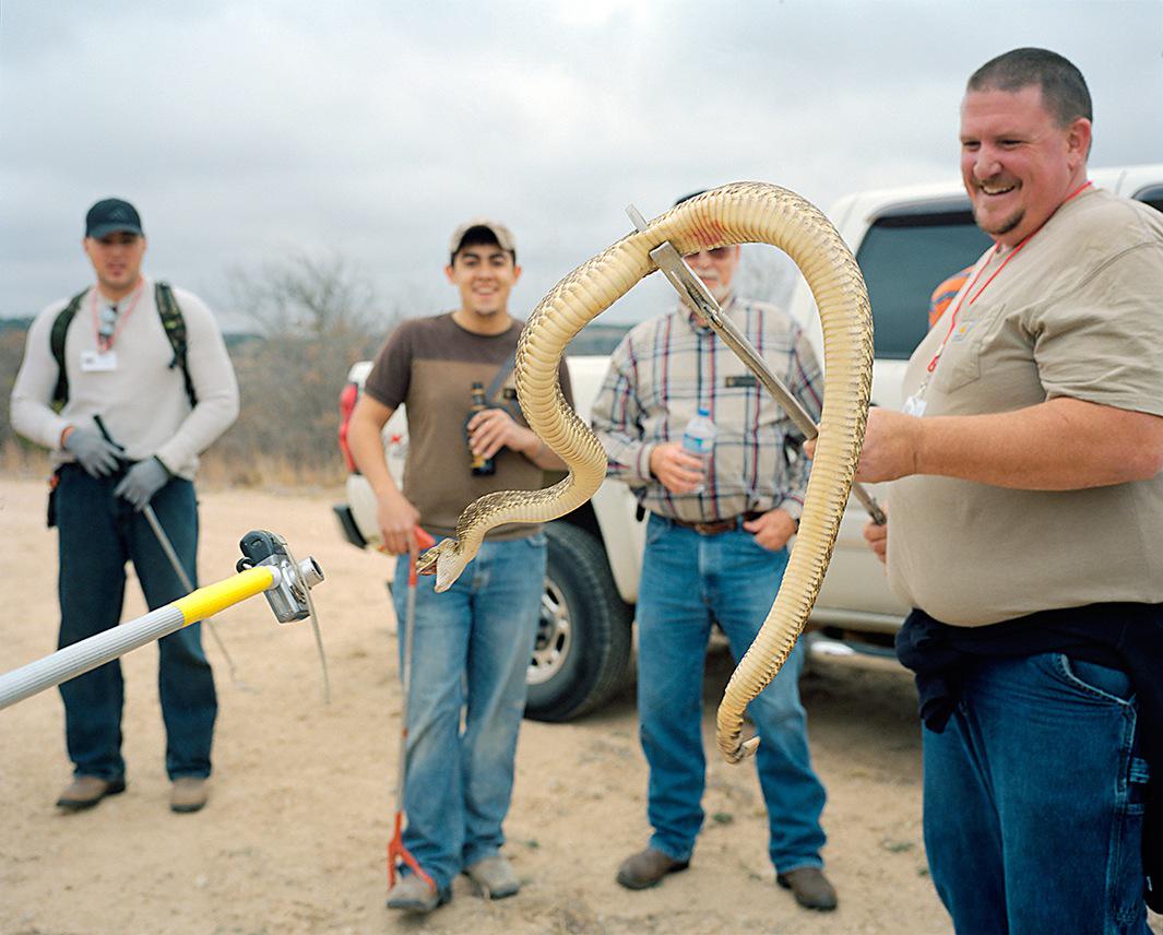David Kasnic photographs the Sweetwater Rattlesnake RoundUp.