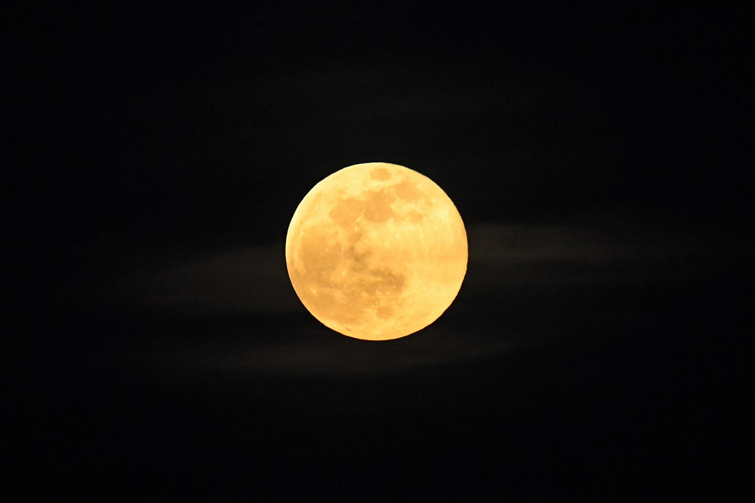 super yellow moon