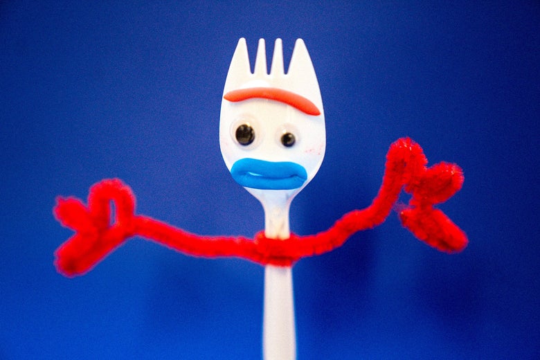 How a DIY Forky toy holds up against Disney's official action figure -  Polygon