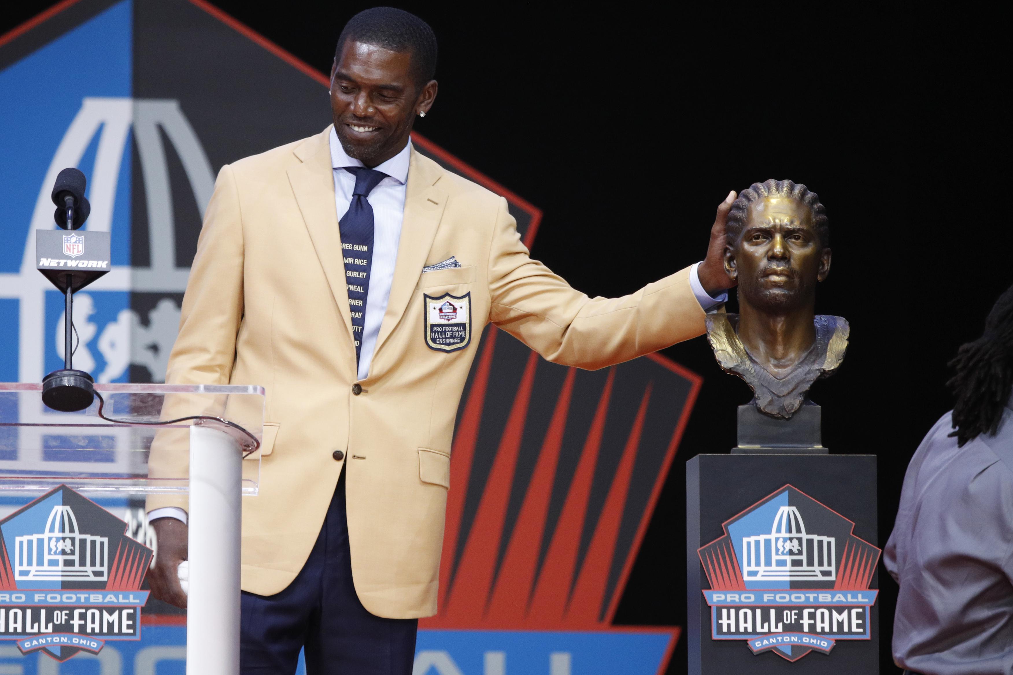 Randy Moss NFL Hall Of Fame: Wide Receiver Honors Victims Of Police ...