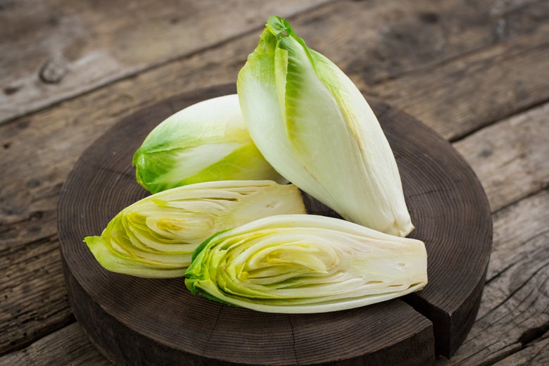 A bowl with endives.