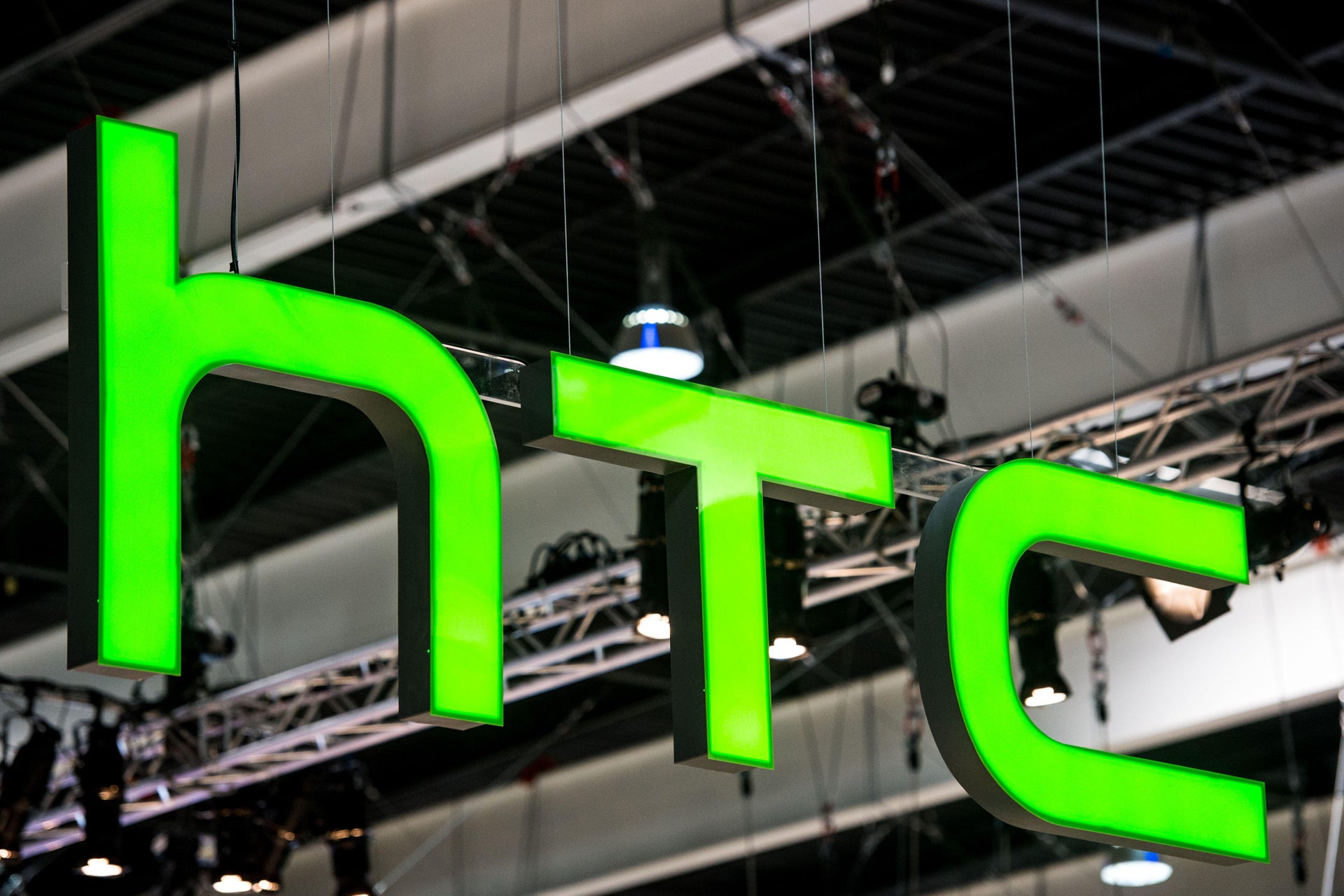 What is a blockchain phone? Why would anyone want one? Explaining HTC's
