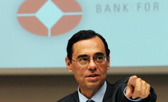 Jaime Caruana, general manager of the BIS (Bank for International Settlements), delivers a speech at a press conference during the Bank's Annual General Meeting in Basel on June 28, 2010.