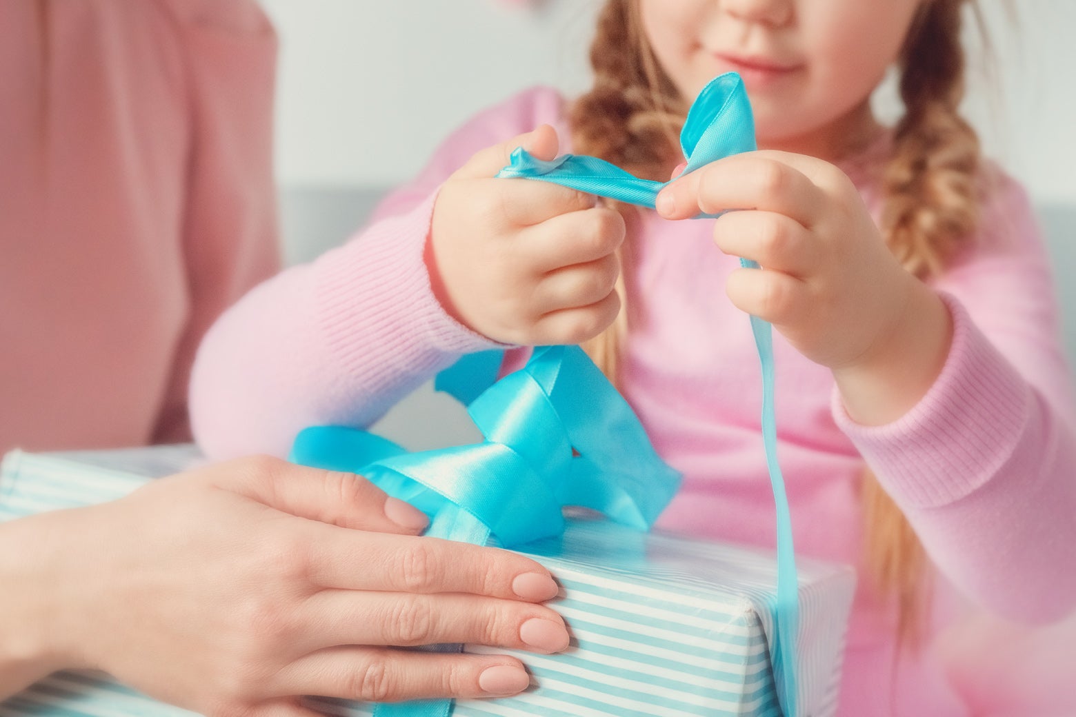 Please Let Me Bring Gifts to Your Kid’s Birthday Party Lucy Huber