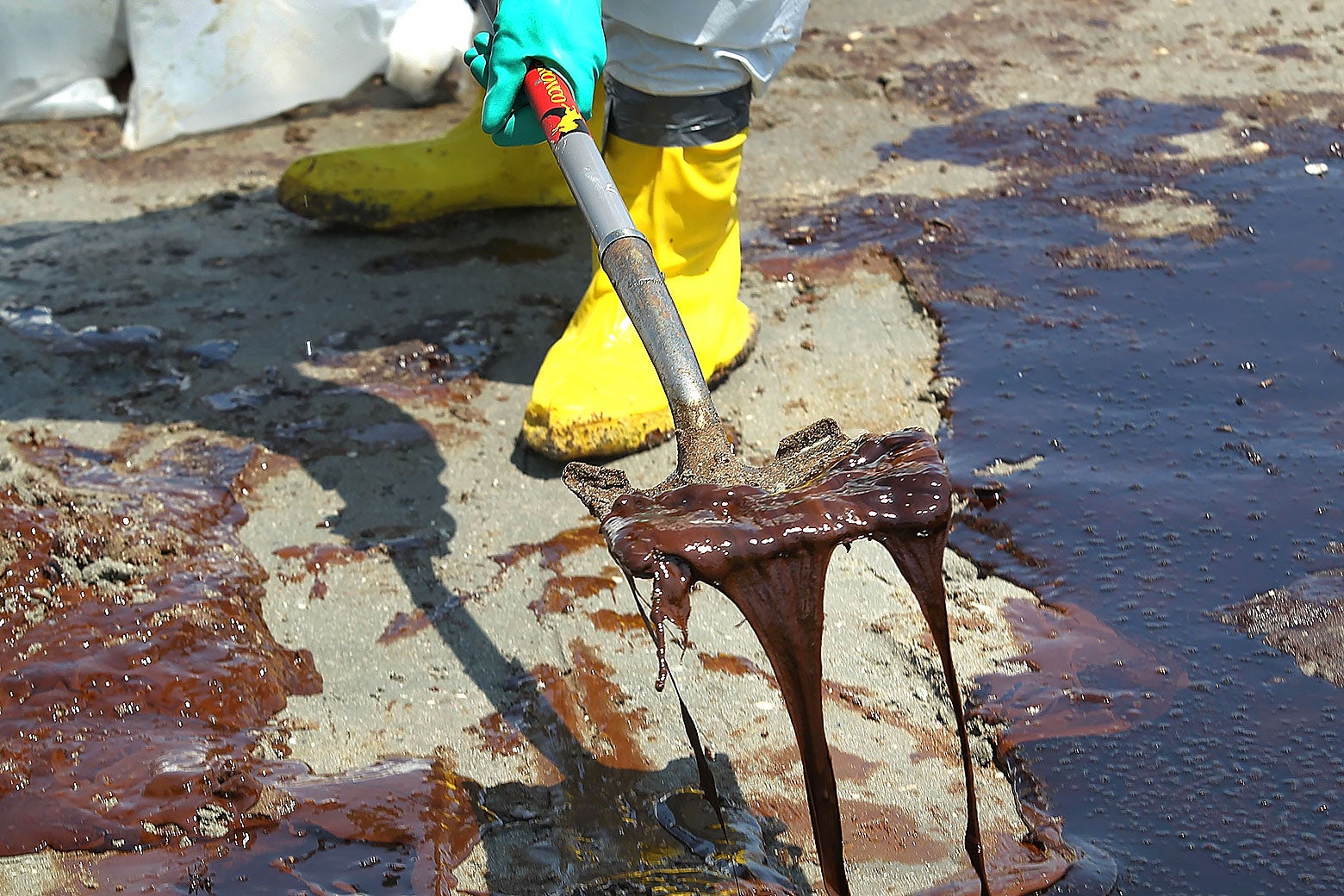 slate.com - Sam Sankar - It's Responsible for One of the Worst Oil Disasters Ever. It's Counting On Trump to Let It Do It Again.
