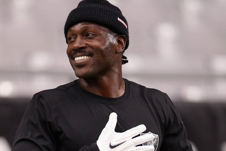 Antonio Brown warms up.
