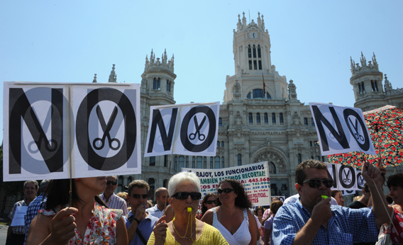 Government employees demonstrate against the Spanish government's latest austerity measures, in the center of Madrid, on July 24, 2012. 