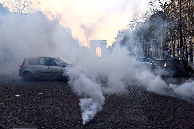 Paris police fire tear gas to disperse COVID protest inspired by Canada&#39;s “Freedom  Convoy.”