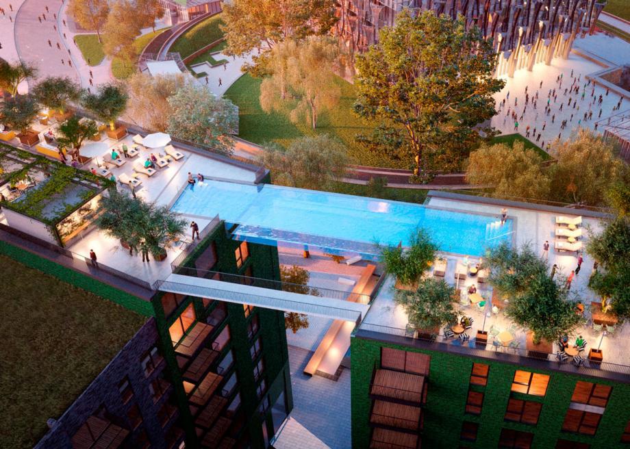 London sky pool: The glass-encased swimming pool at Embassy Gardens