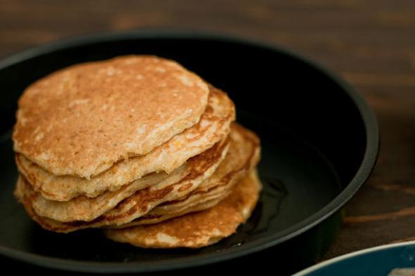 Hoecakes with syrup.