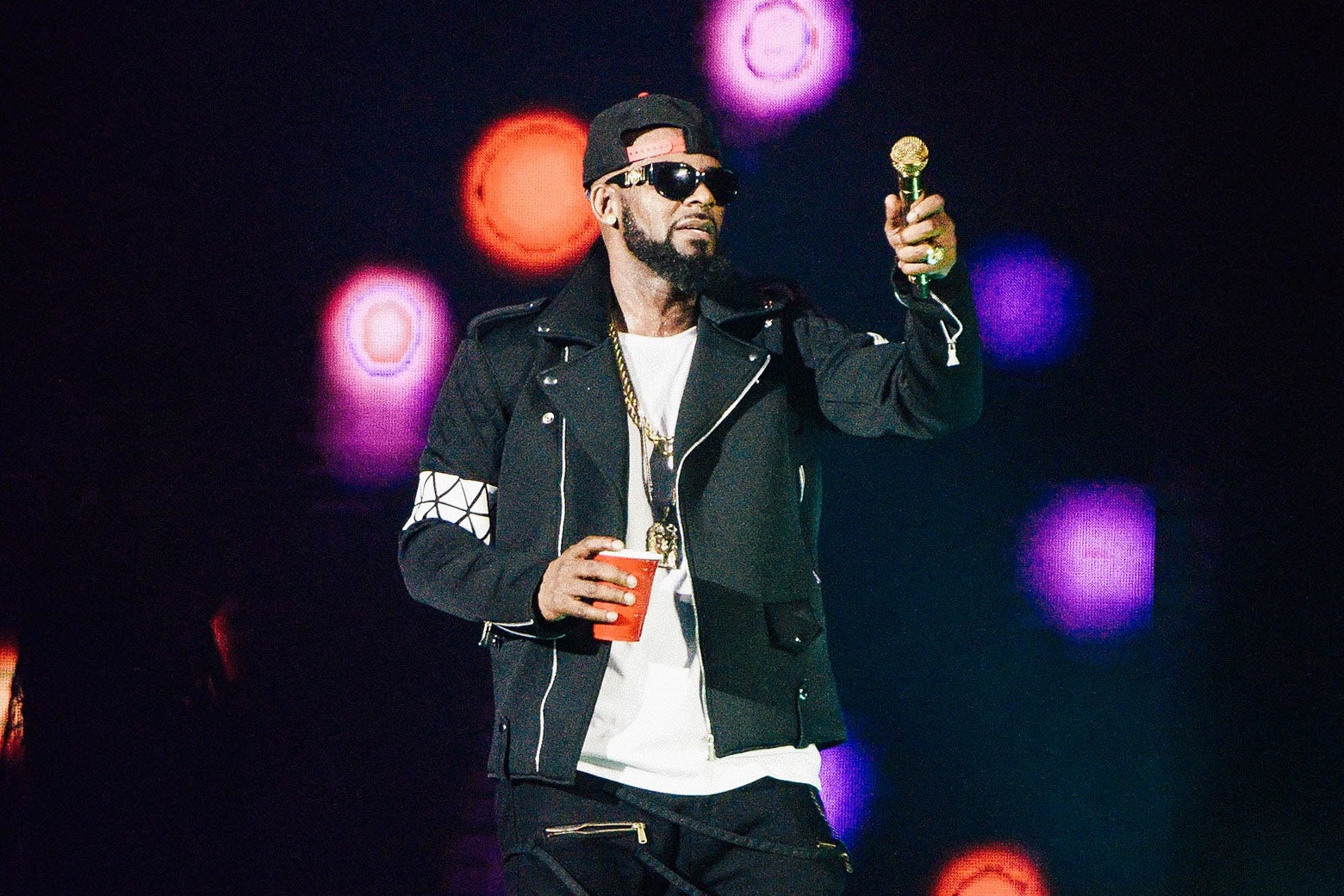 R. Kelly performs during The Buffet Tour at Allstate Arena on May 7, 2016 in Chicago, Illinois. (Photo by Daniel Boczarski/Getty Images)