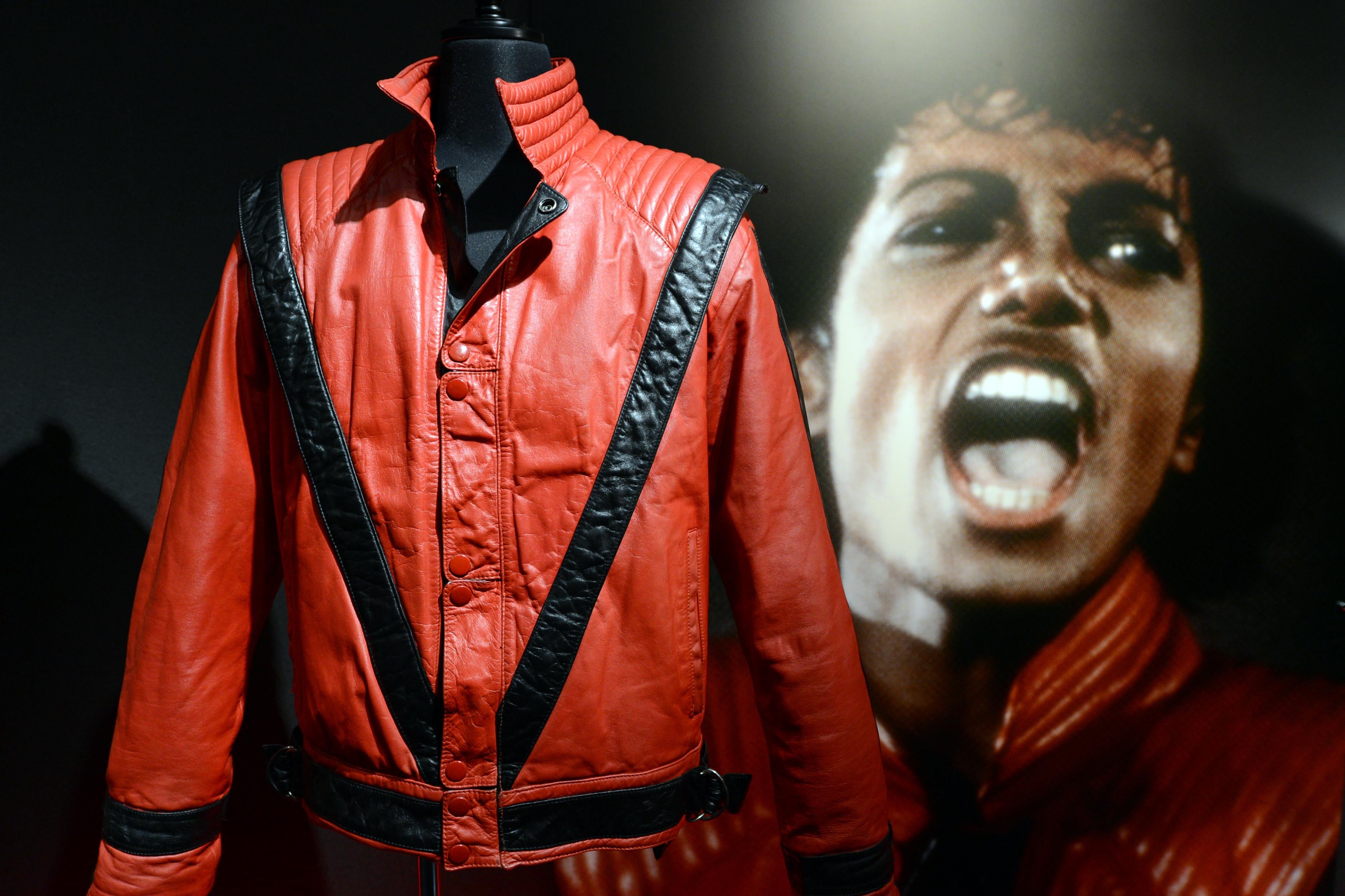 Did Wade Robson burn Michael Jackson's real “Thriller” jacket in