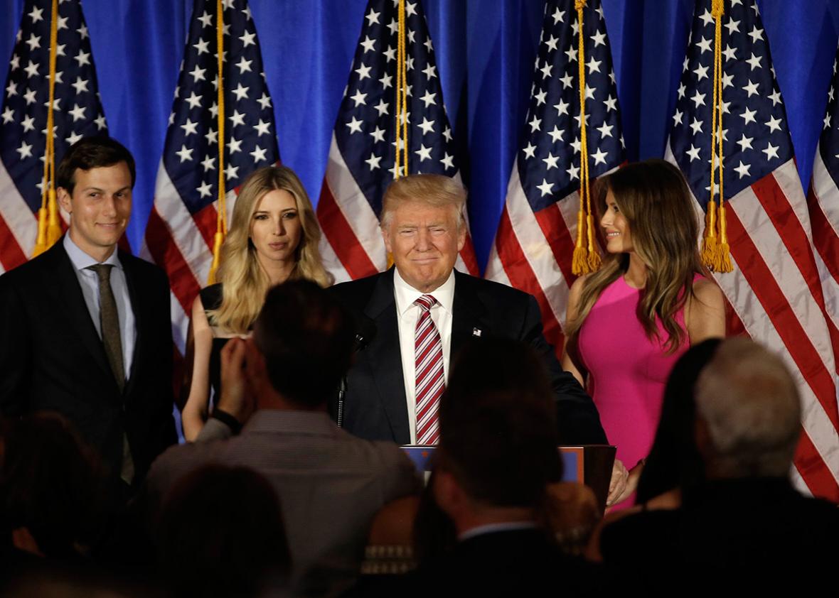 hilary clinton reads from teleprompt to trump hilary clinton reads from teleprompt to trump