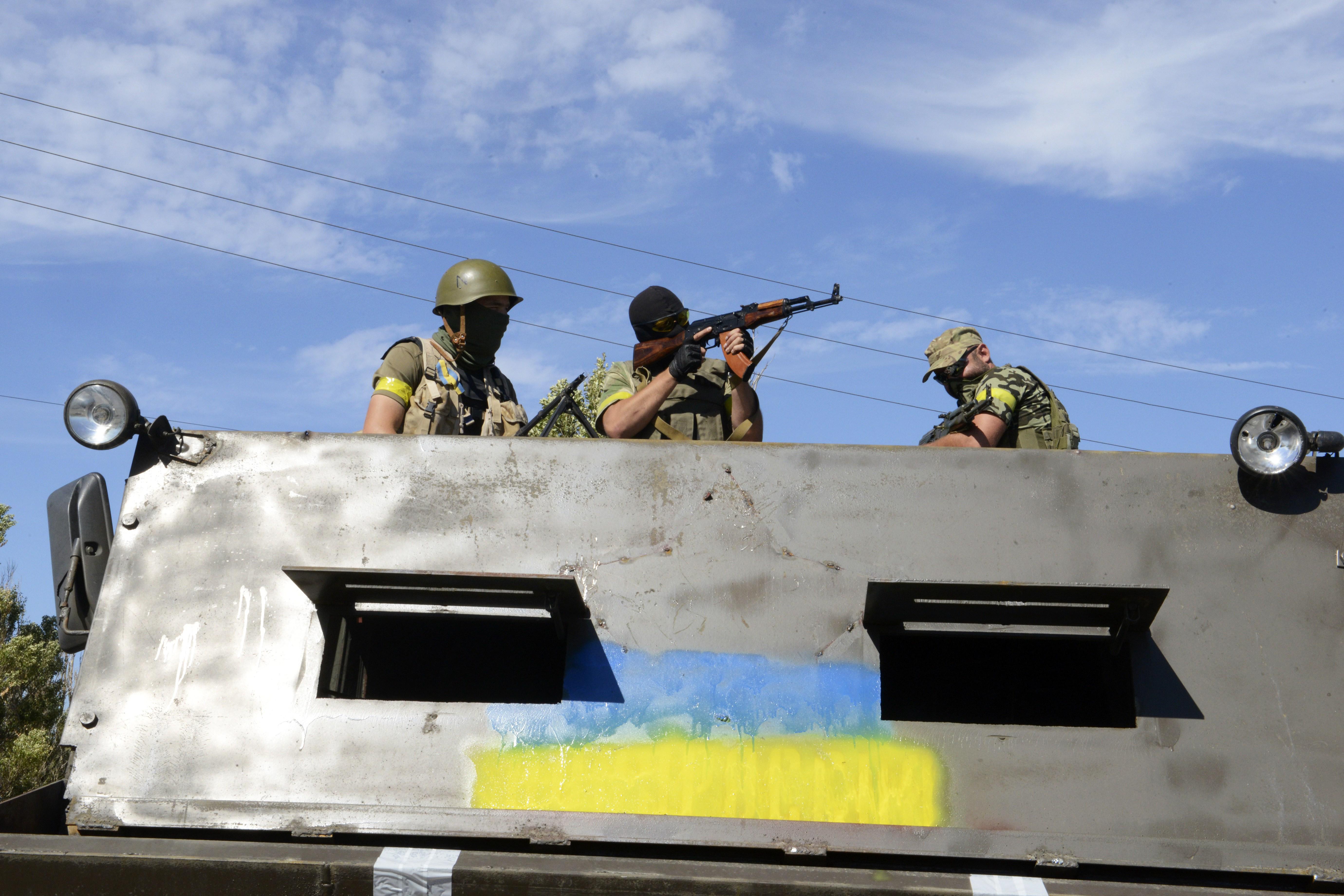 Четверо военных. Should the West Arm a Ukrainian Resistance?.