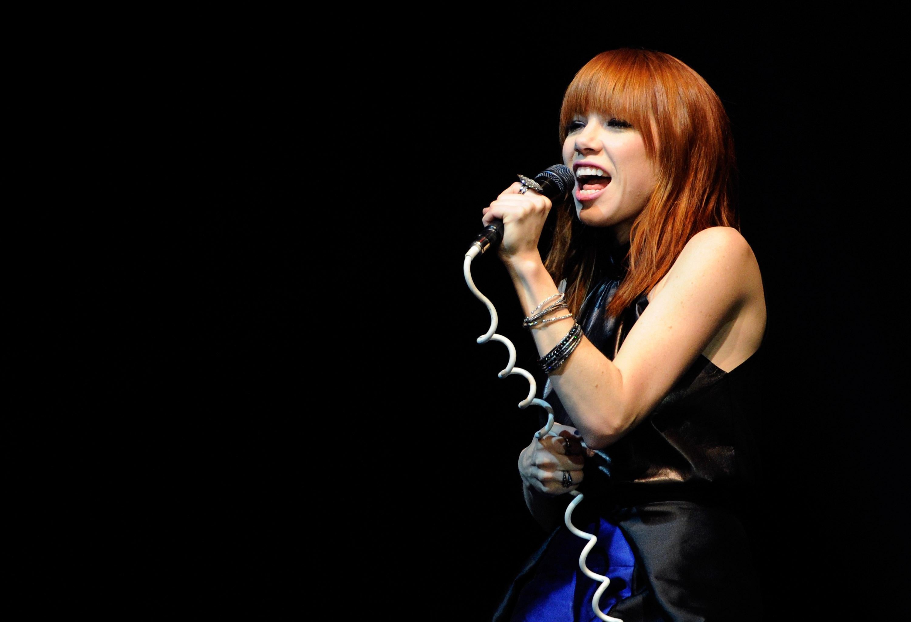 Carly Rae Jepsen Releases I Really Like You Hear The Call Me Maybe Singer S First Single In Three Years