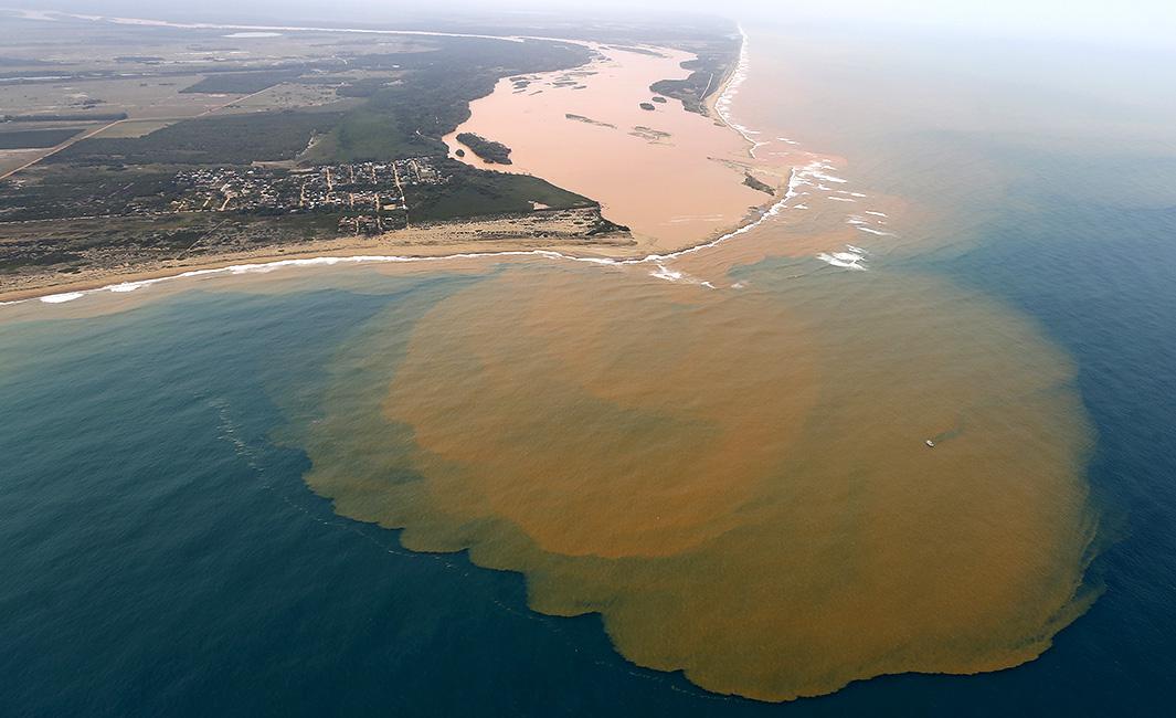 brazil's mining dam disaster photos.