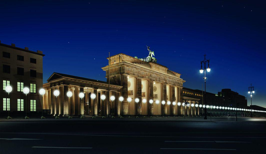 Visualization of the Lichtgrenze at Brandenburg Gate that will take place on Nov. 7–9 to commemorate the 25th anniversary of the fall of the Berlin Wall