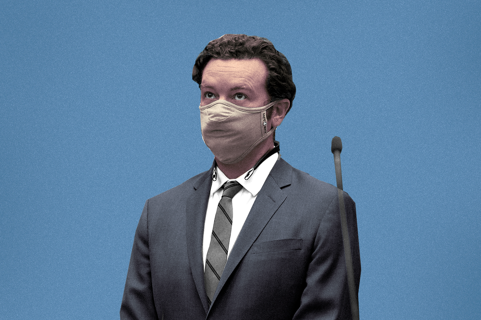 Danny Masterson in a mask at the trial.
