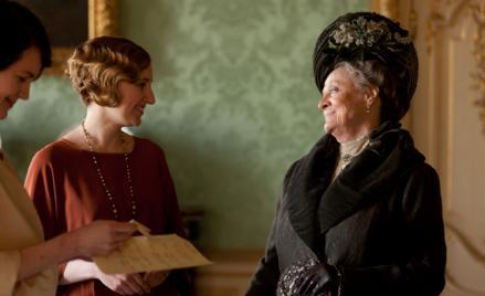 Elizabeth McGovern as Lady Cora, Laura Carmichael as Lady Edith, Dame Maggie Smith as Lady Violet.