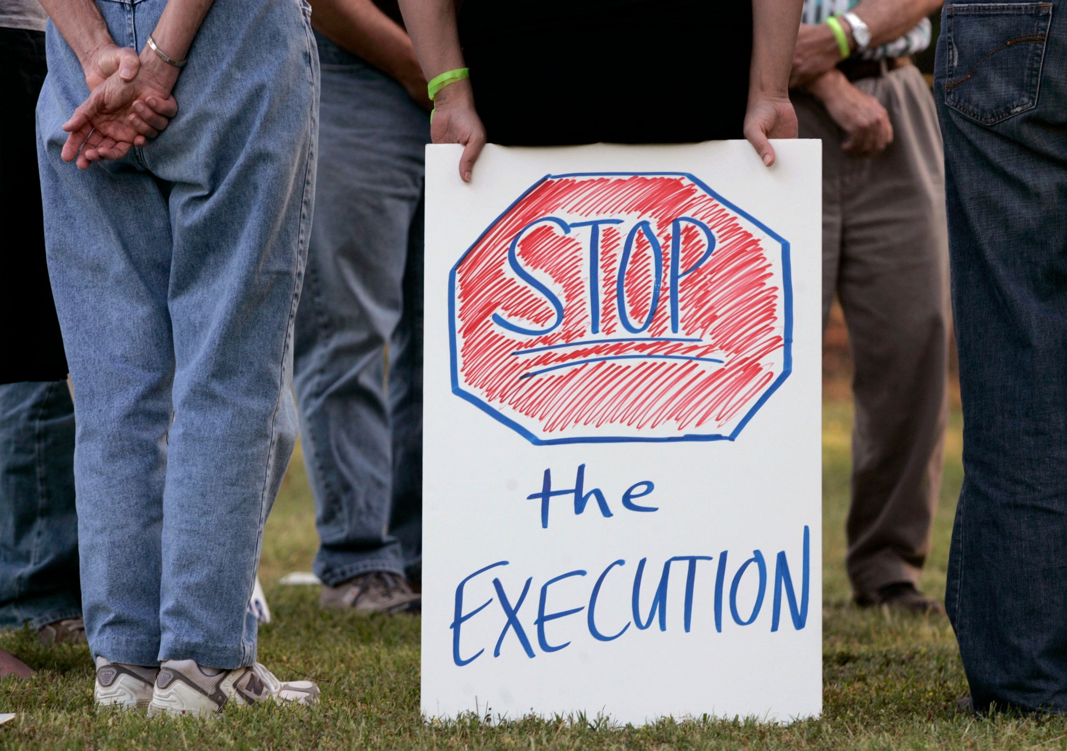 Two people on death row would rather die by firing squad than face lethal injection - Vimarsana News