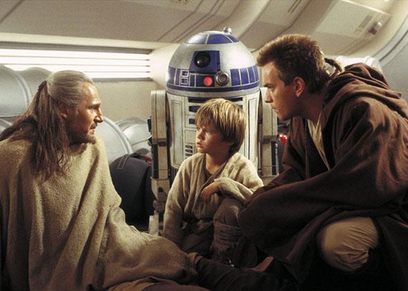 Ewan McGregor, Liam Neeson and Jake Lloyd in Star Wars: Episode I - The Phantom Menace (1999)