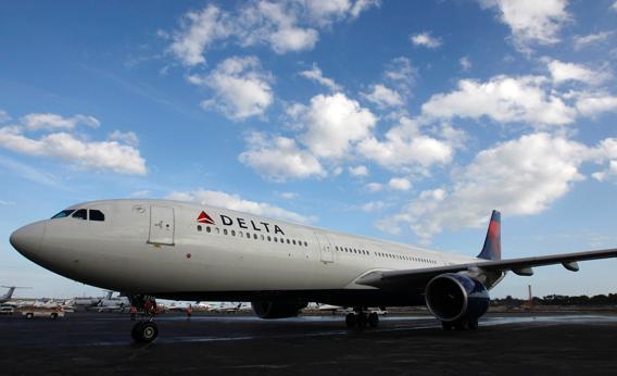 A Delta Airlines Charter arrives at the Ft. Lauderdale-Hollywood International Airport on Florida January 2, 2013.