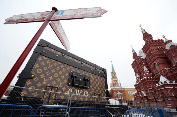 Louis Vuitton's two-storey suitcase booted off Red Square