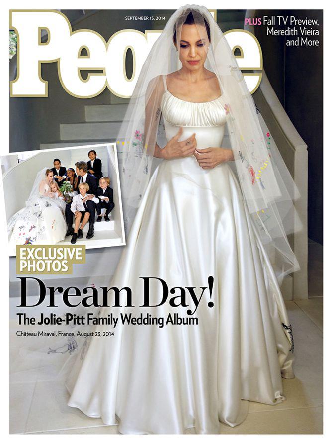 Angelina Jolie wedding dress was designed by Donatella Versace and Brangelina s six kids