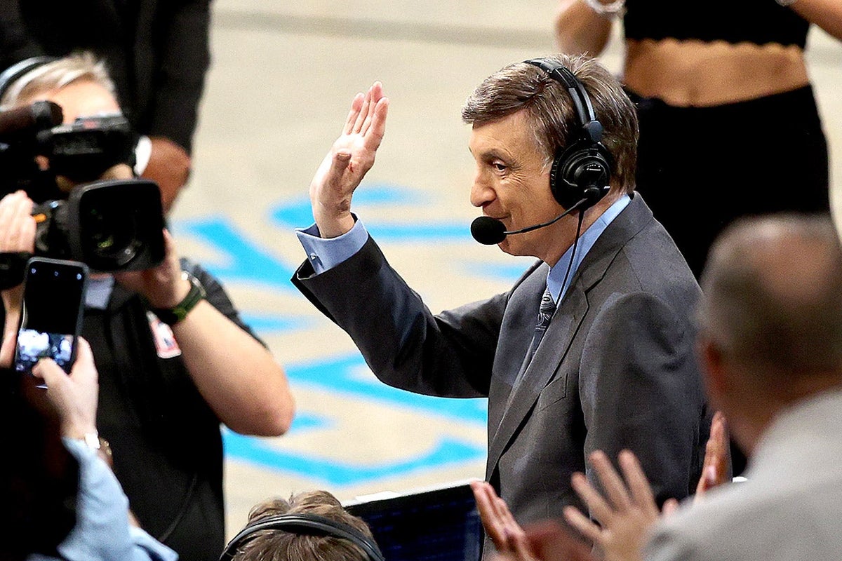 Marv Albert Invented the Sound of Modern Basketball