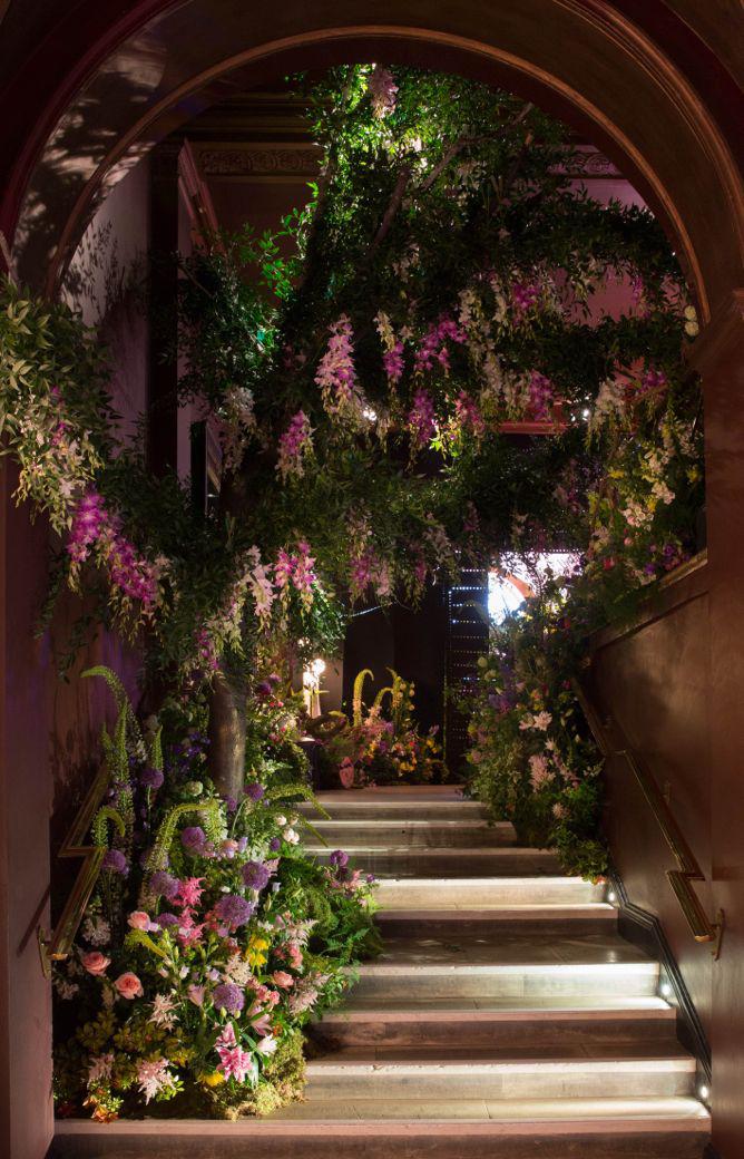 Midnight-Into-Titania-Garden_ByAppointmentOnly_sketchLectureRoomStairwell_Mayfair-Flower-Show-2016_Overview1