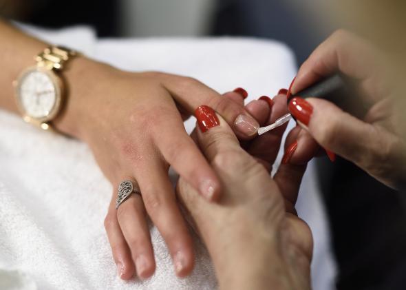 nail salons open near me on labor day
