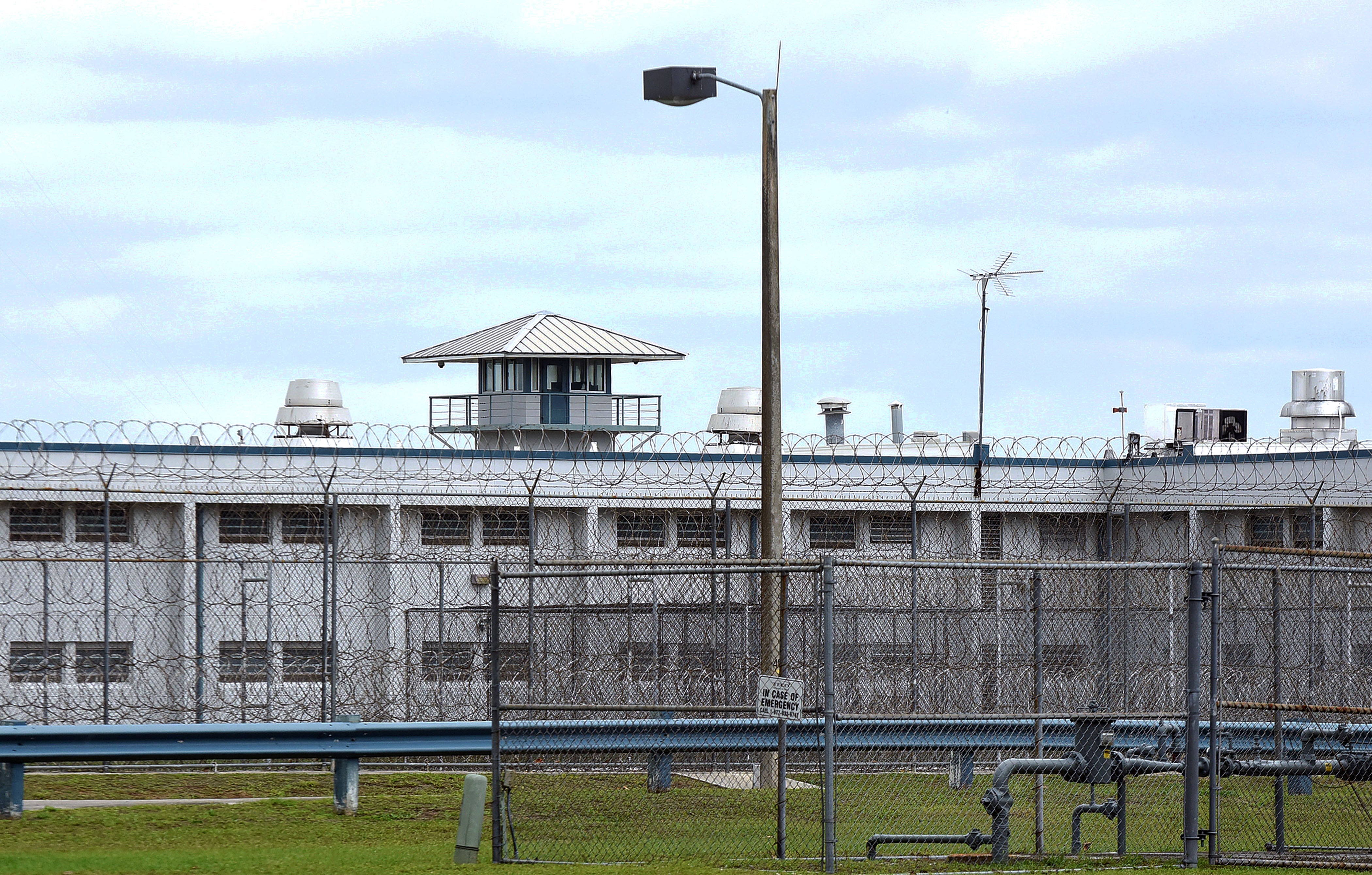 What corrections officials can do to prevent the spread of omicron behind bars - Vimarsana News