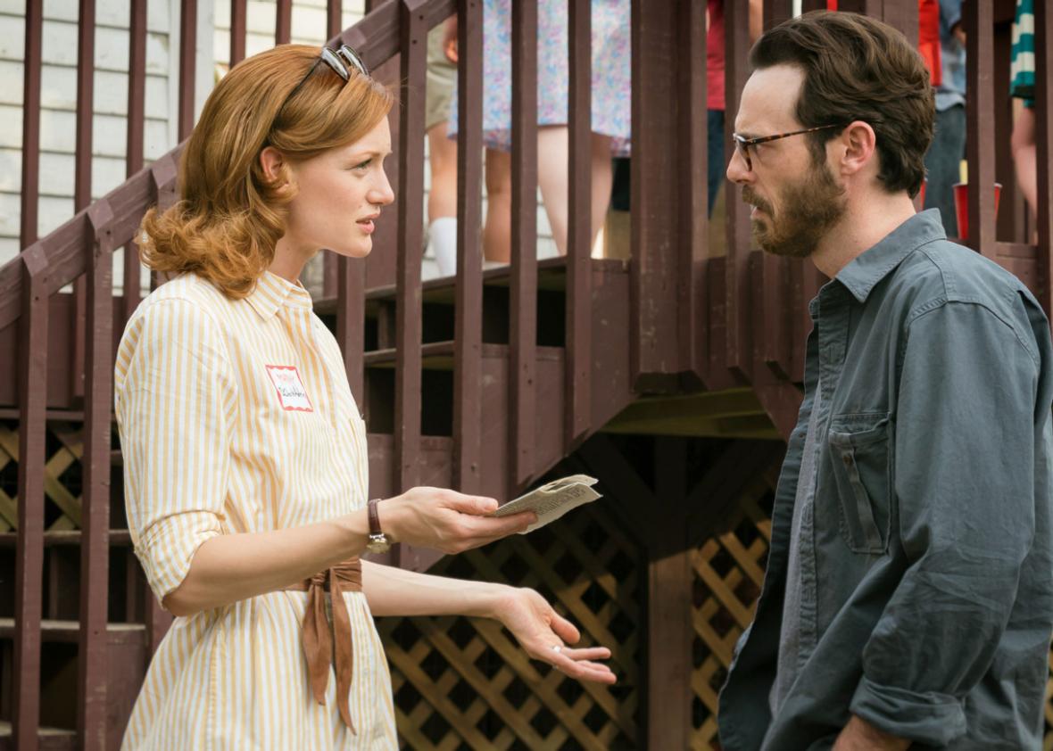 Kerry Bishé as Donna Clark and Scoot McNairy as Gordon Clark in Halt and Catch Fire.