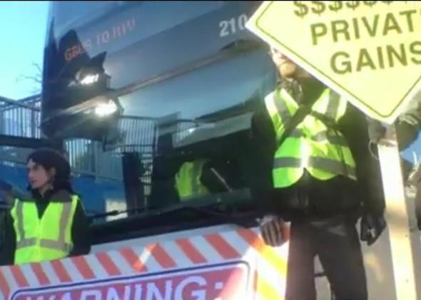 Google bus anti-eviction protest