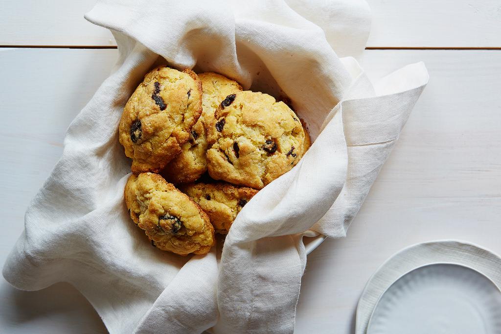 Old Mountain Cast Iron Scone Pan @createdbydiane Cherry Scone