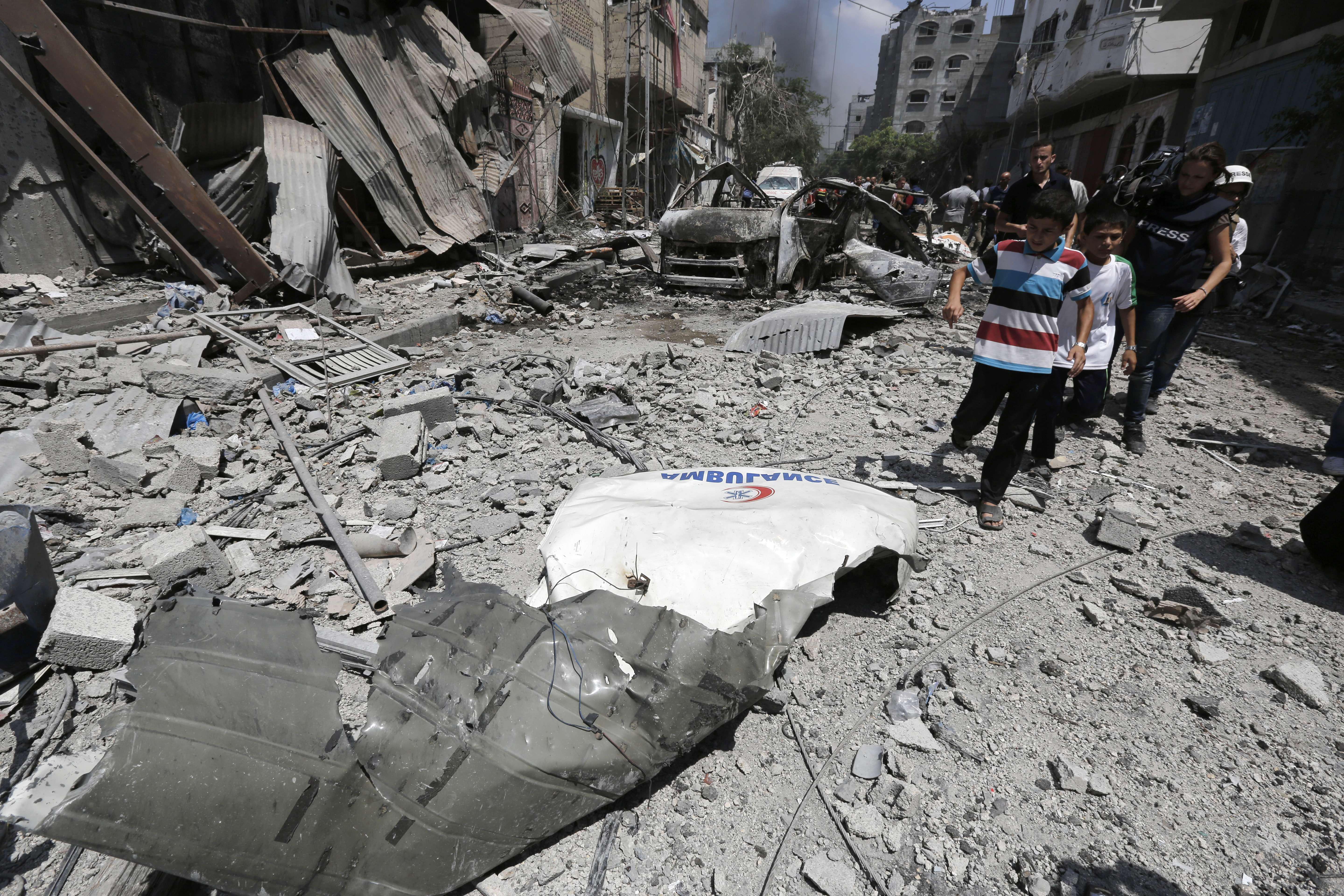 Gaza two-hour humanitarian truce falls apart.