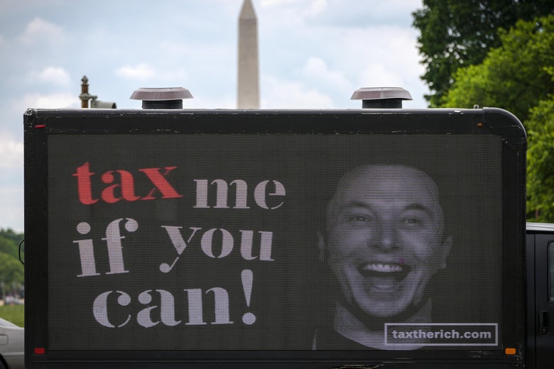 Democrats Released a Cutting-Edge Plan to Tax Billionaires. Joe Manchin Is Now Busy Murdering It. Democrats Released a Cutting-Edge Plan to Tax Billionaires. Joe Manchin Is Now Busy Murdering It.