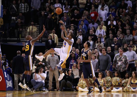 Monta Ellis misses  the shot and the Utah Jazz won by one point. 