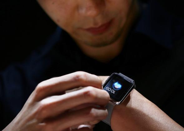 Apple watch etiquette Just as rude as iPhone despite software head Kevin Lynch s promises