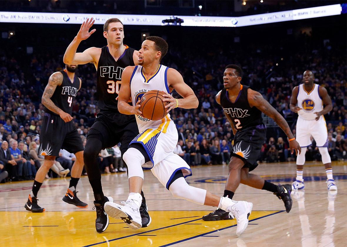 Steph Curry video highlights versus Phoenix Suns.