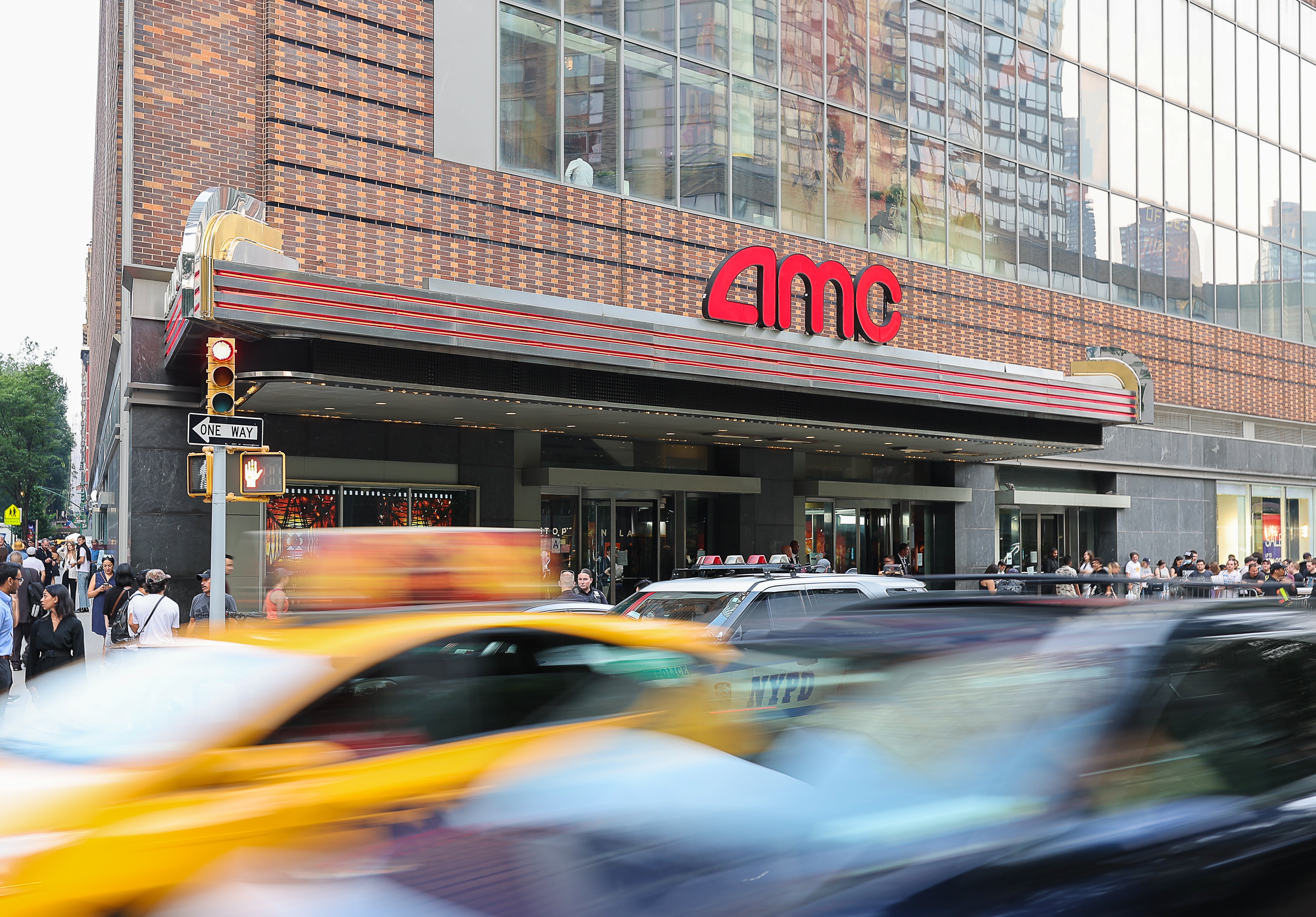 slate.com - Nadira Goffe - Going to the Movies Is Being Ruined in One Specific, Infuriating Way